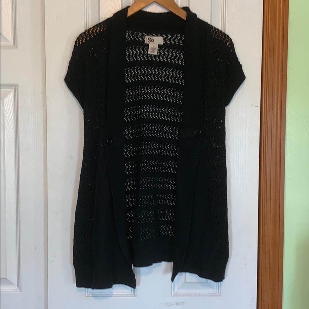 Black short sleeves sweater